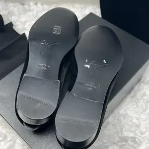 GIuseppE Zanotti CHain Loafers Size (40) Black Velvet Giuseppe Zanotti | Shoes | Giuseppe Zanotti Chain Loafers  main image 3